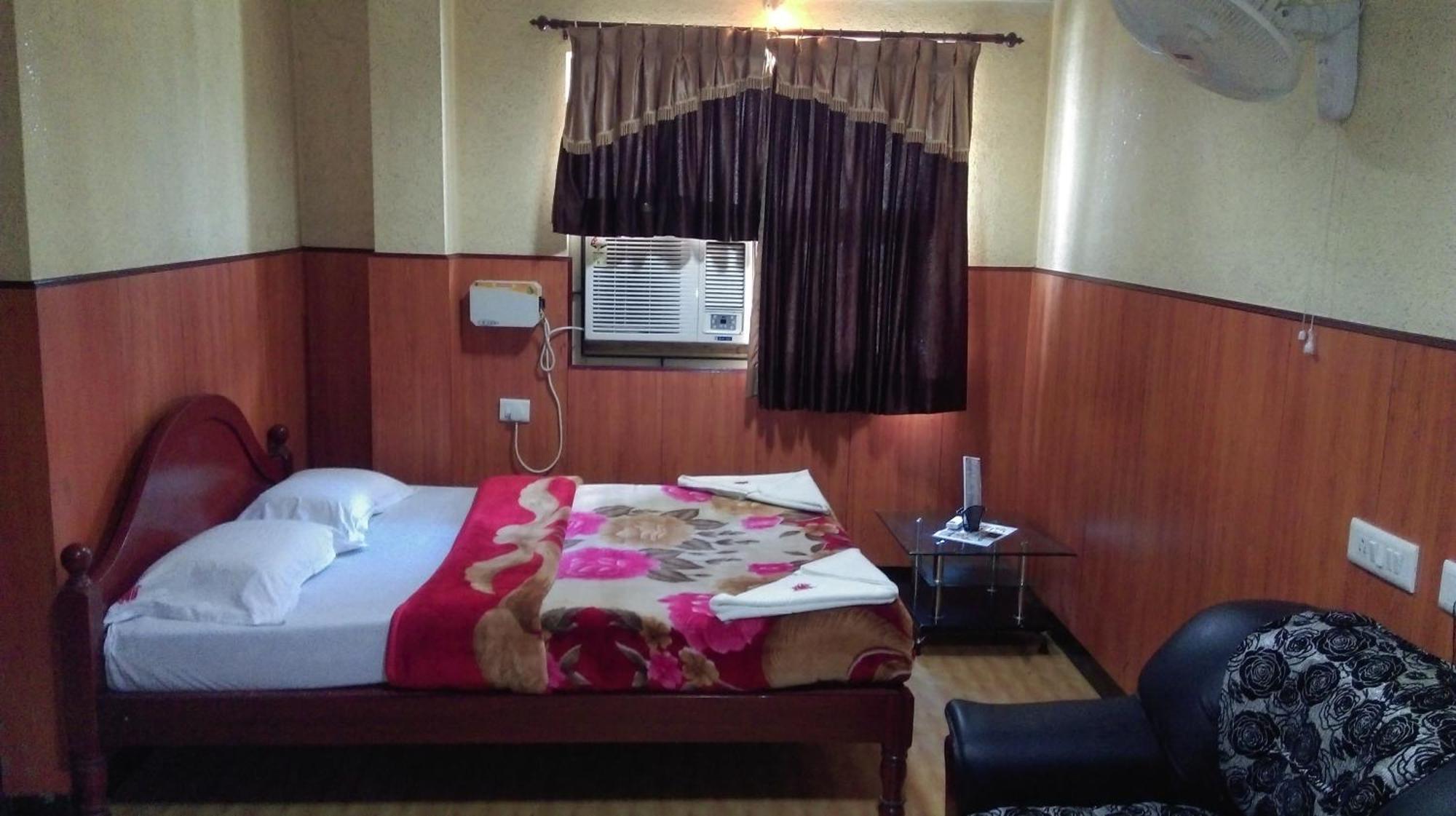 Rmc Travellers Inn Madrás Habitación foto