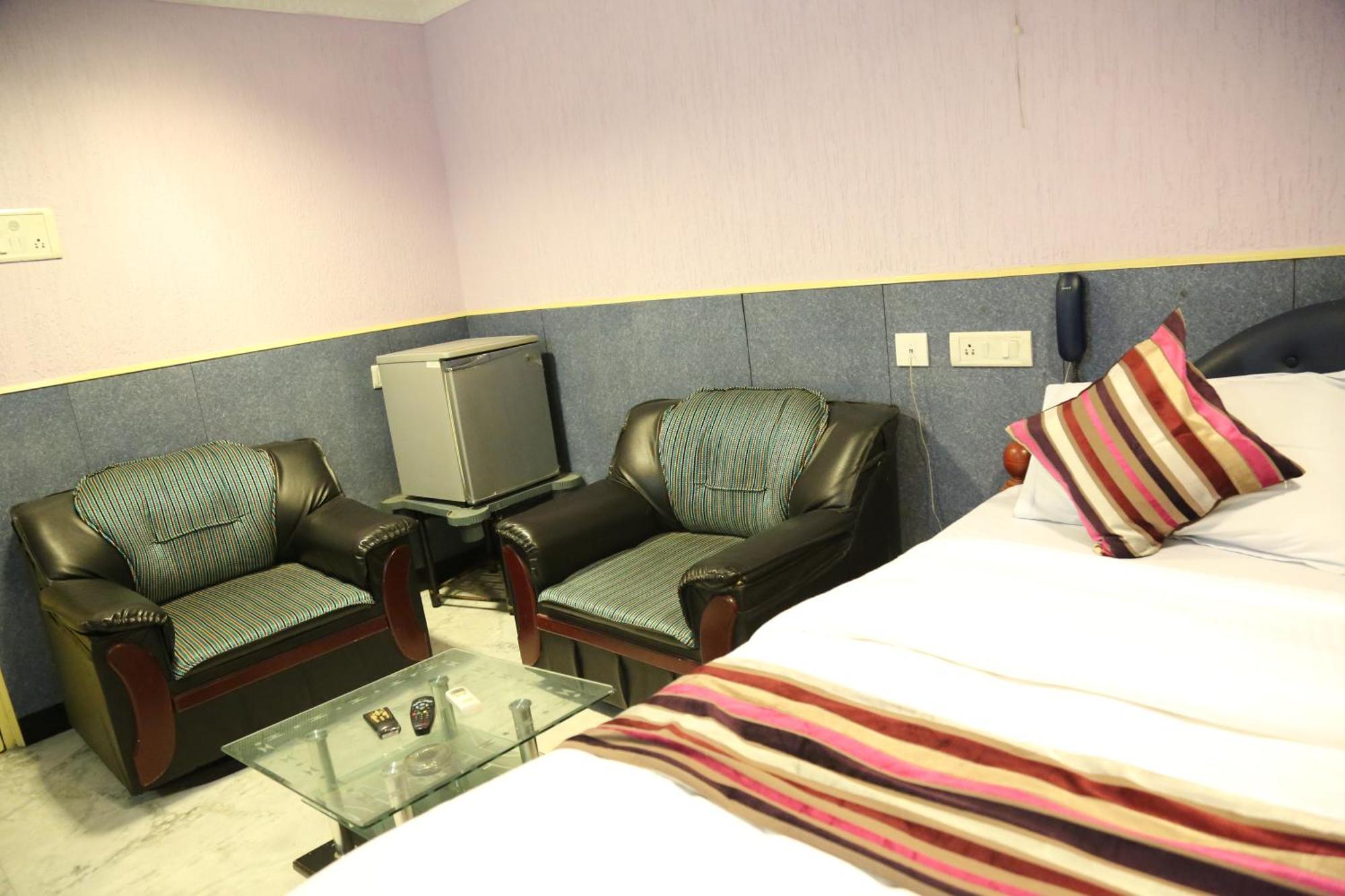 Rmc Travellers Inn Madrás Habitación foto